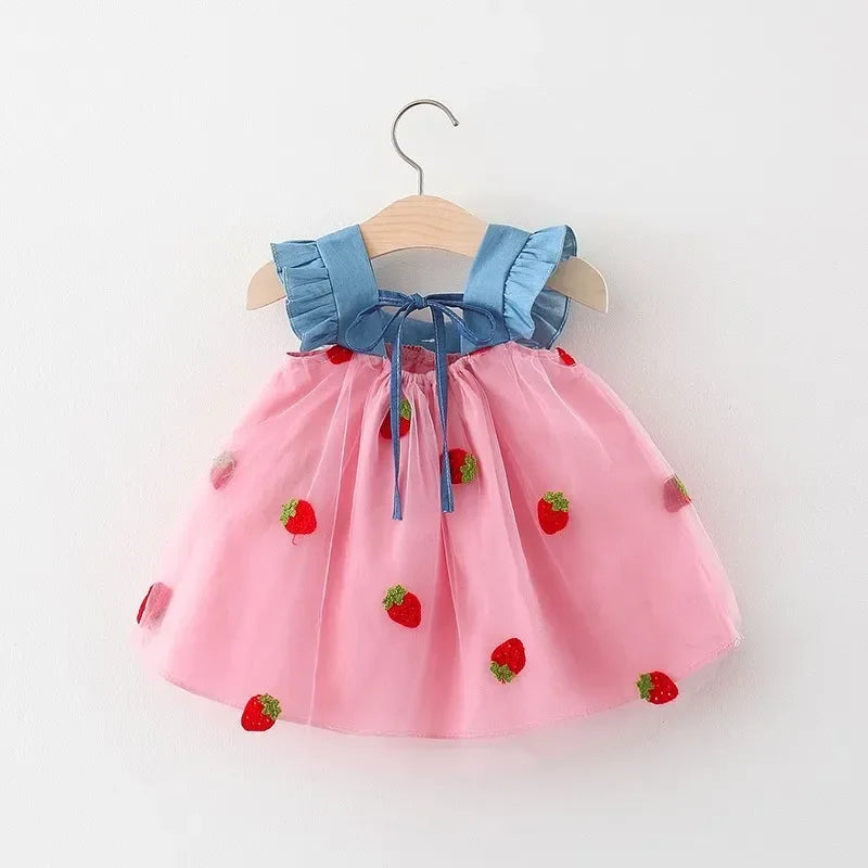 Summer New Girls Dress Small Flying Embroidered Strawberry Cool Princess Dress