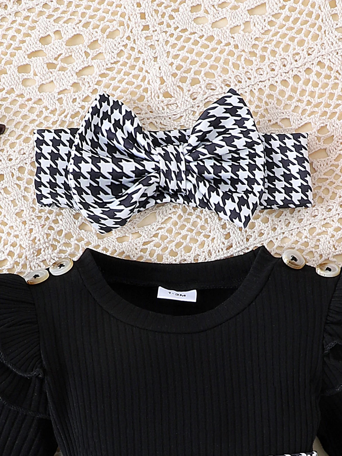 2PCS In Autumn, Baby Girls Aged 0-1 Years Old Have Comfortable Sweet And Cute Black Top + Houndstooth Skirt + Hair Band