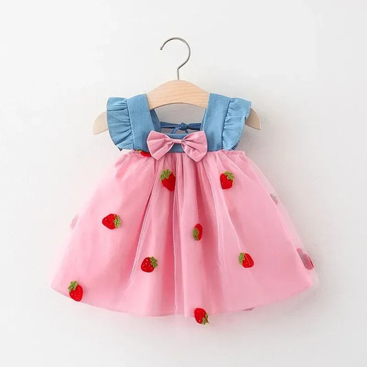 Summer New Girls Dress Small Flying Embroidered Strawberry Cool Princess Dress