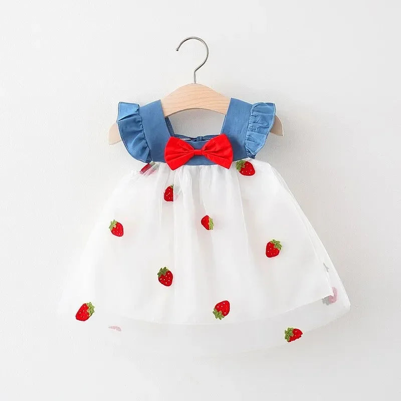 Summer New Girls Dress Small Flying Embroidered Strawberry Cool Princess Dress